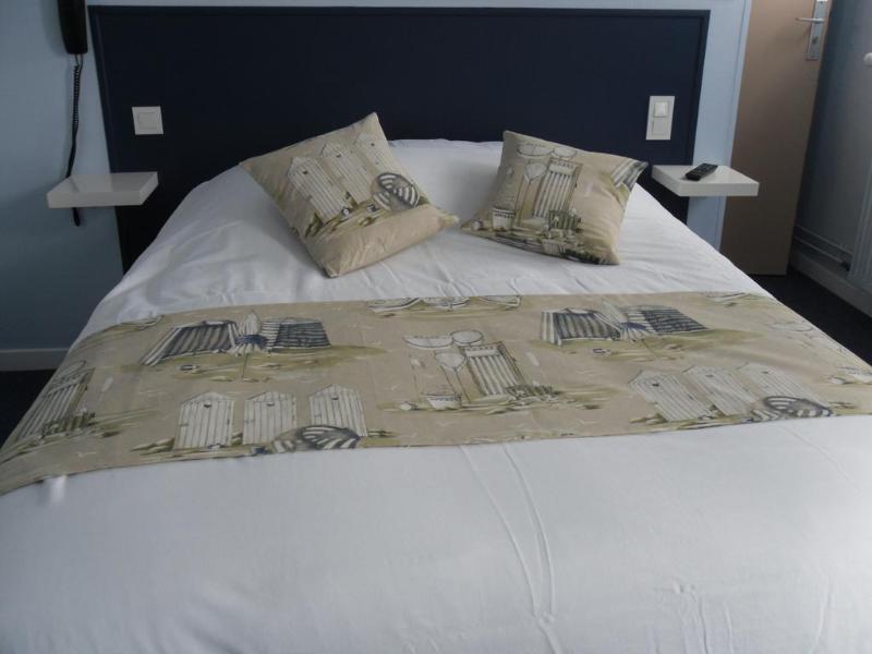 The Originals Access, Hotel Corinna, Royan Bagian luar foto