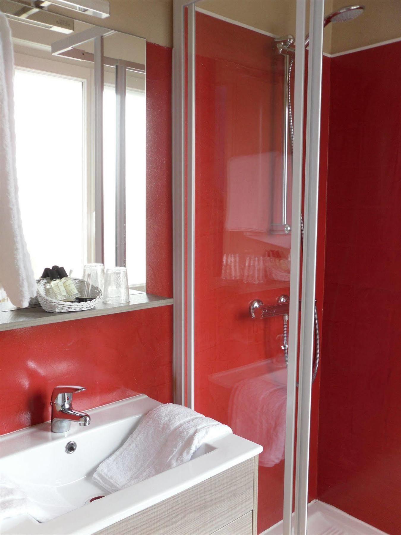 The Originals Access, Hotel Corinna, Royan Bagian luar foto