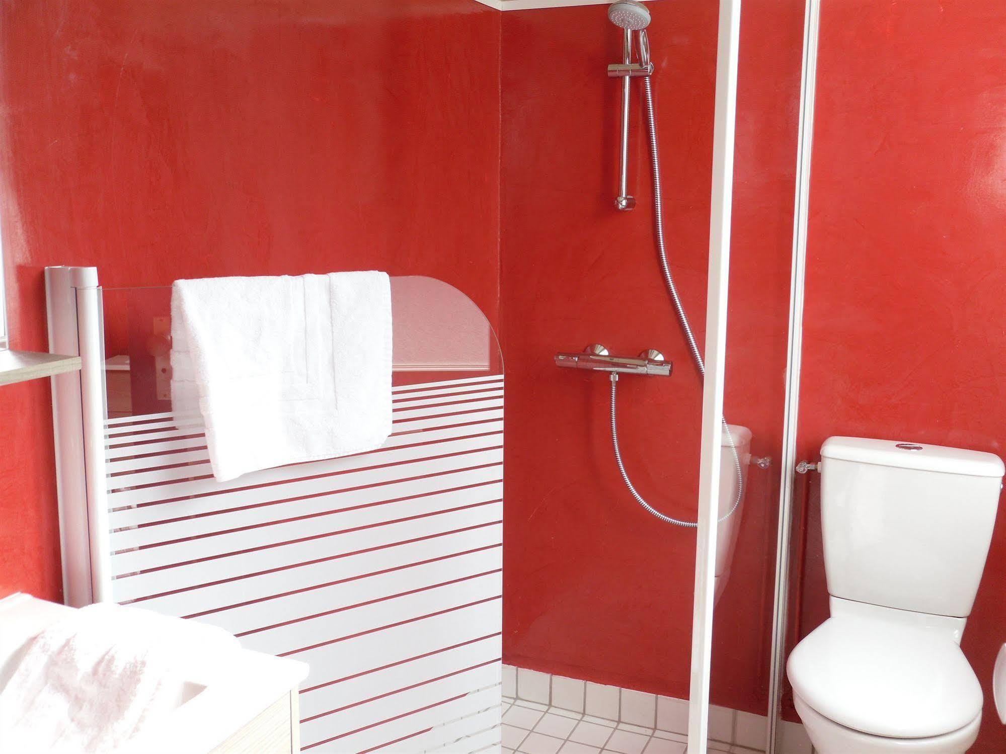 The Originals Access, Hotel Corinna, Royan Bagian luar foto