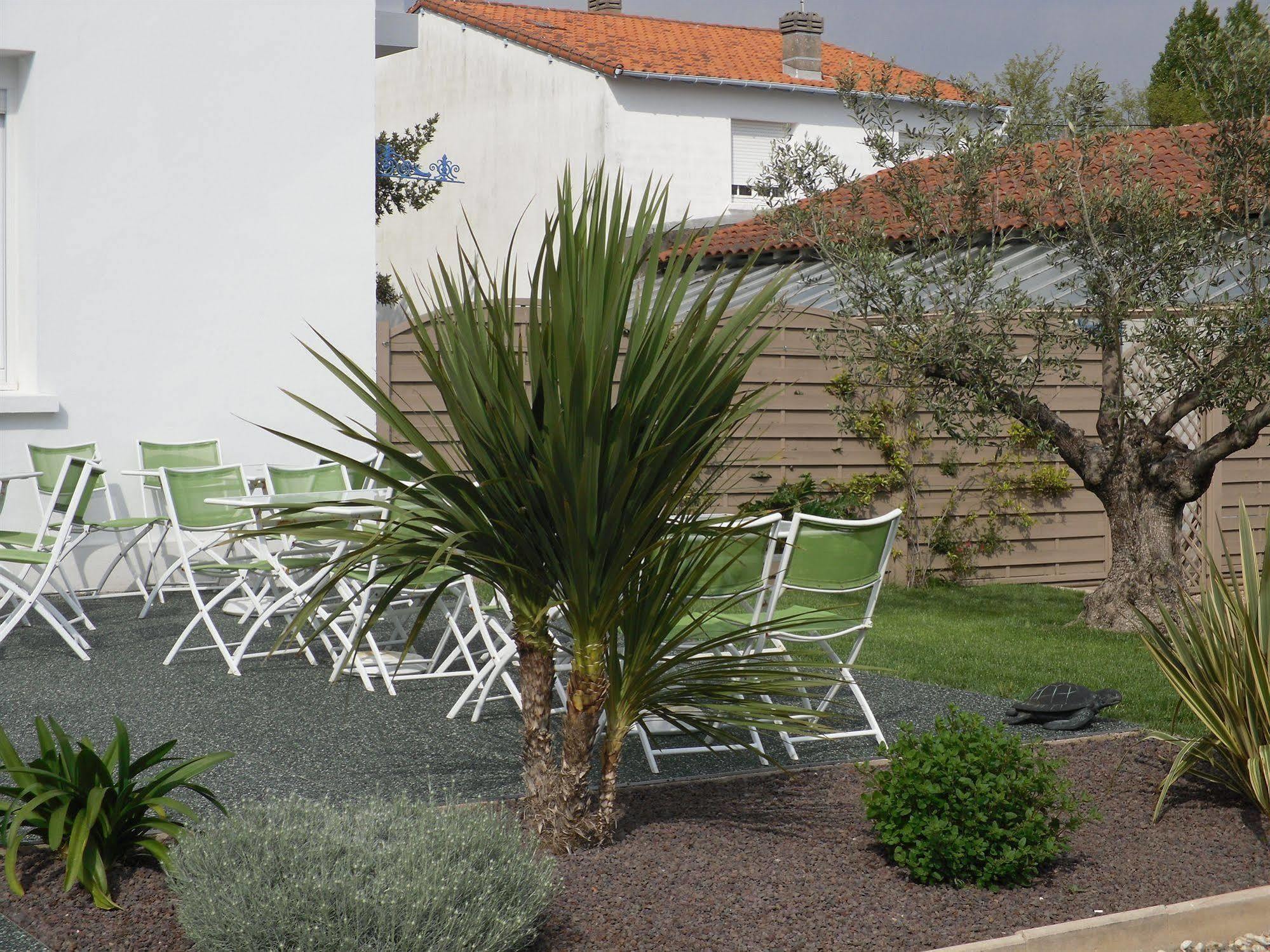 The Originals Access, Hotel Corinna, Royan Bagian luar foto