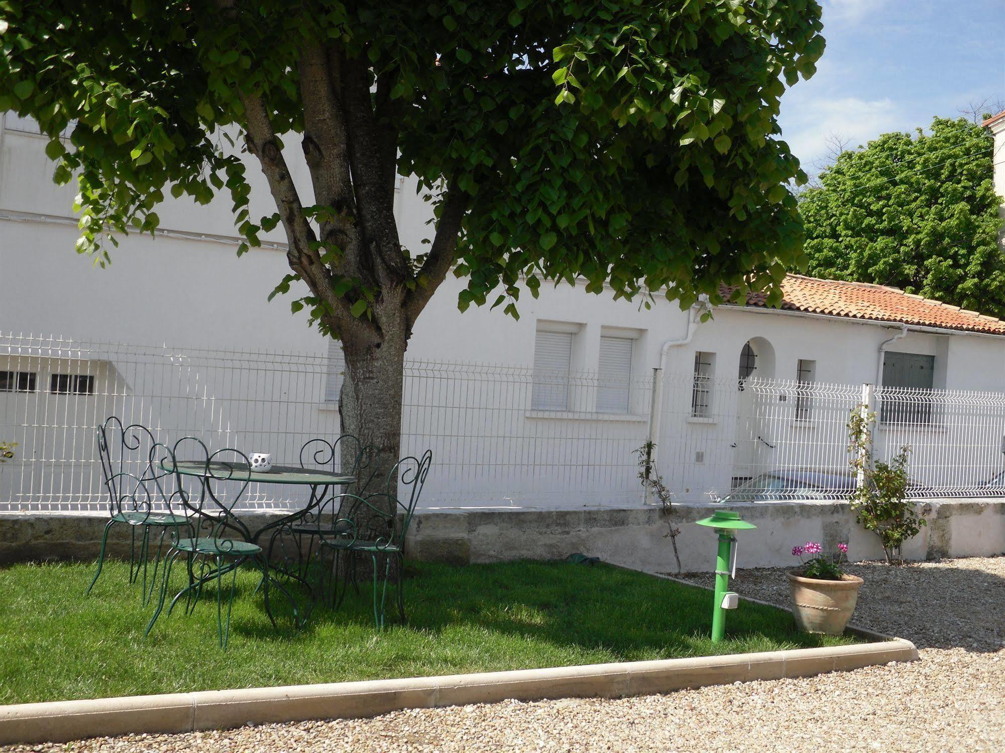 The Originals Access, Hotel Corinna, Royan Bagian luar foto